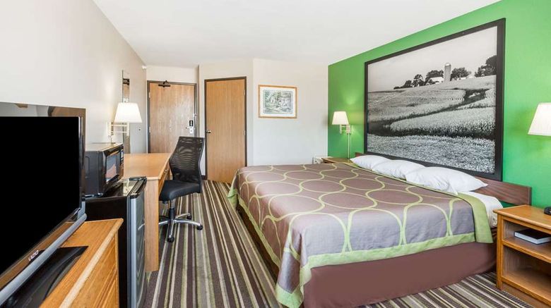<b>Super 8 Sioux City South Room</b>. Images powered by <a href="https://iceportal.shijigroup.com/" title="IcePortal" target="_blank">IcePortal</a>.