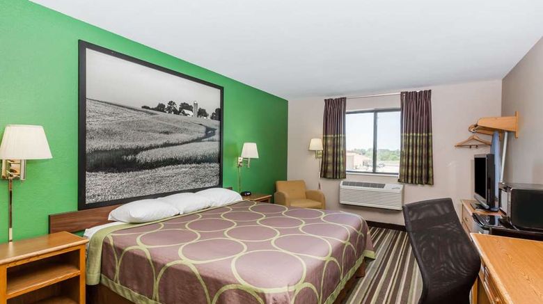 <b>Super 8 Sioux City South Room</b>. Images powered by <a href="https://iceportal.shijigroup.com/" title="IcePortal" target="_blank">IcePortal</a>.