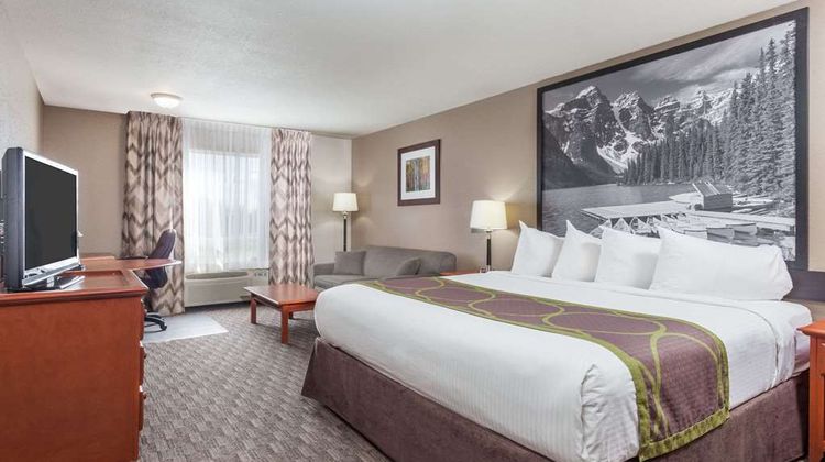 Super 8 Athabasca Room