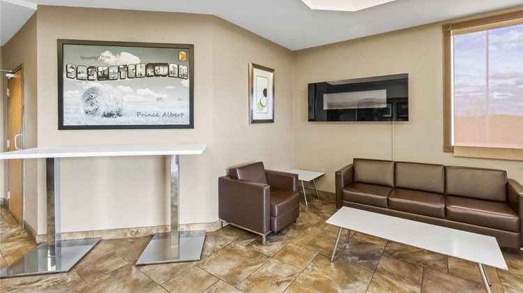 Super 8 Prince Albert Lobby