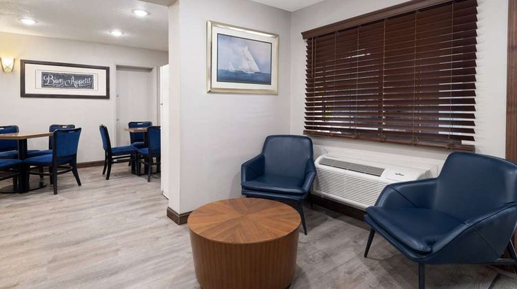 Days Inn & Suites Kokomo Lobby