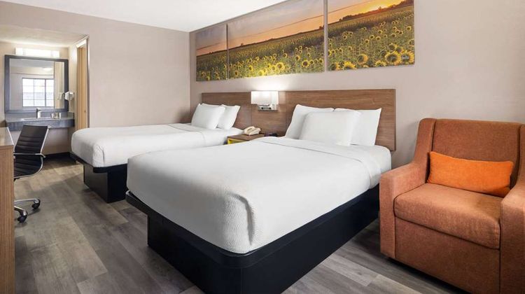 Days Inn & Suites Kokomo Room