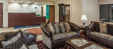 Baymont Inn & Suites New Buffalo Lobby
