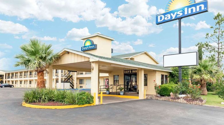 Days Inn Snyder Exterior. Images powered by <a href="https://iceportal.shijigroup.com" target="_blank" rel="noopener">Ice Portal</a>.