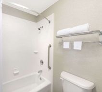 Days Inn Snyder Room
