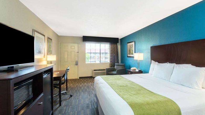 <b>Days Inn Snyder Room</b>. Images powered by <a href="https://iceportal.shijigroup.com/" title="IcePortal" target="_blank">IcePortal</a>.