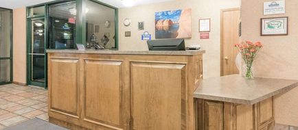 Days Inn West Rapid City Lobby