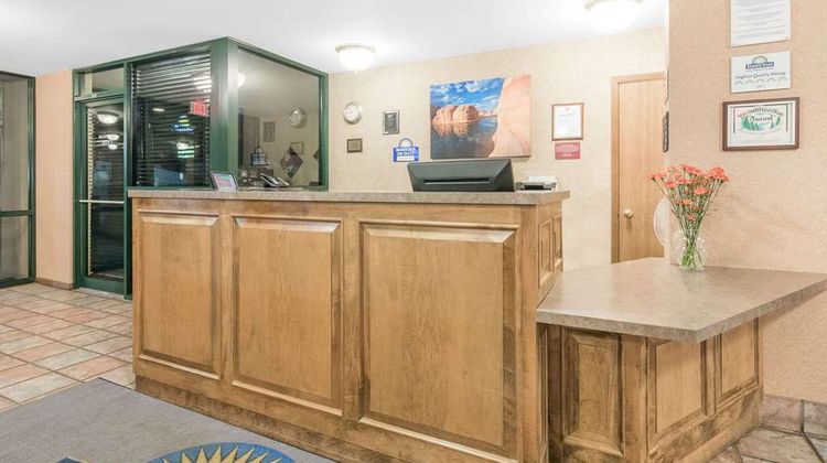Days Inn West Rapid City Lobby