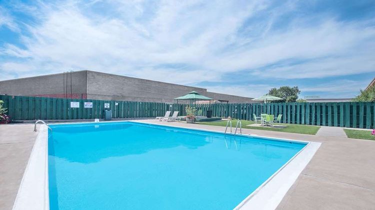 Days Inn West Rapid City Pool