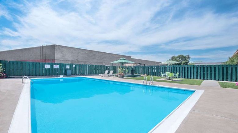 <b>Days Inn West Rapid City Pool</b>. Images powered by <a href="https://iceportal.shijigroup.com/" title="IcePortal" target="_blank">IcePortal</a>.
