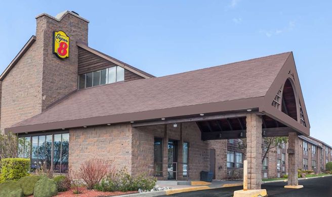 Super 8 Sudbury Exterior