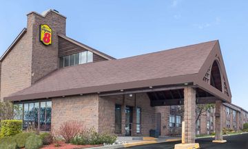 Super 8 Sudbury