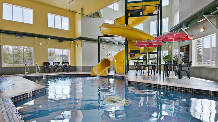 Super 8 Motel Calgary Shawnessy Area Pool