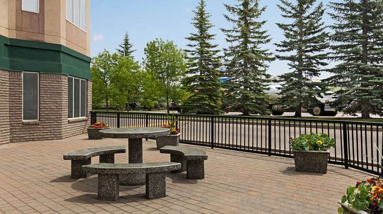Super 8 Motel Calgary Shawnessy Area Exterior