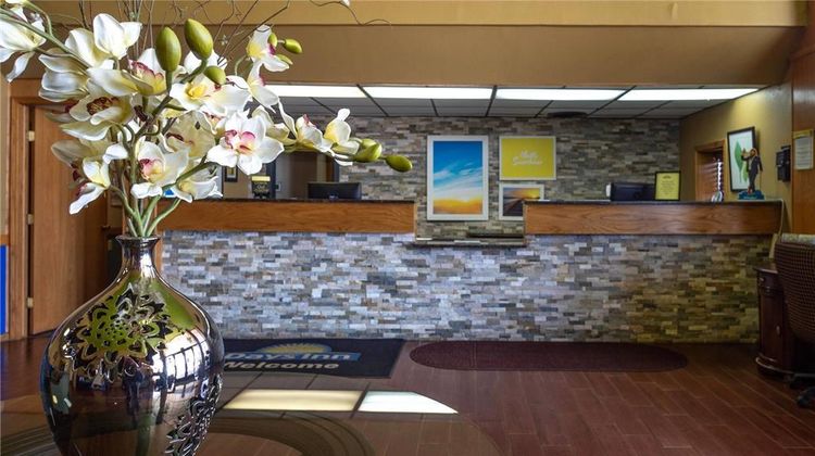 Days Inn Clinton Lobby