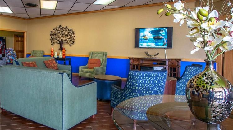 Days Inn Clinton Lobby