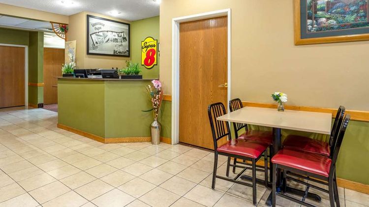 Super 8 Goshen Lobby