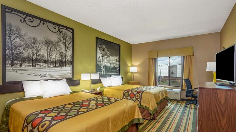 Super 8 Goshen Room