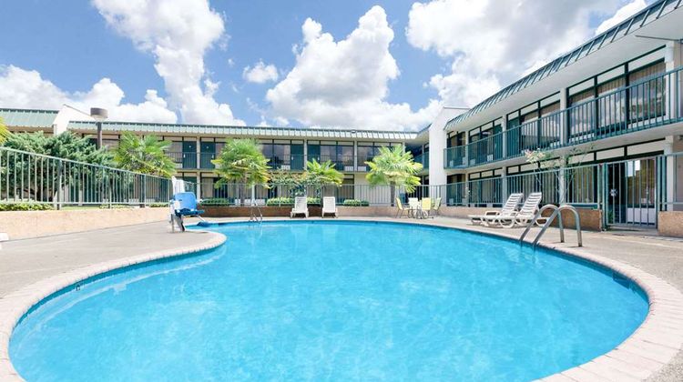 Days Inn McComb MS Pool