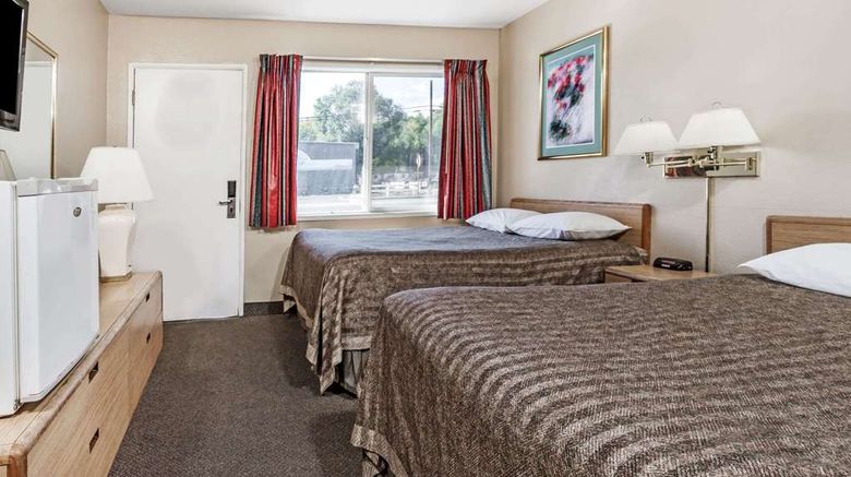 <b>Travelodge La Grande Room</b>. Images powered by <a href="https://iceportal.shijigroup.com/" title="IcePortal" target="_blank">IcePortal</a>.