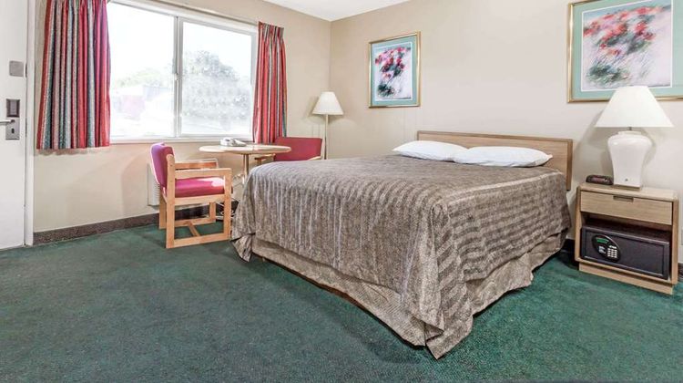 Travelodge La Grande Room