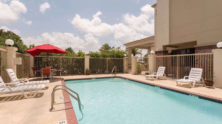 Super 8 Duson Lafayette West Area Pool