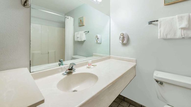 <b>Super 8 Lake Charles/Sulphur Room</b>. Images powered by <a href="https://iceportal.shijigroup.com/" title="IcePortal" target="_blank">IcePortal</a>.