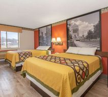 Super 8 Bedford Room