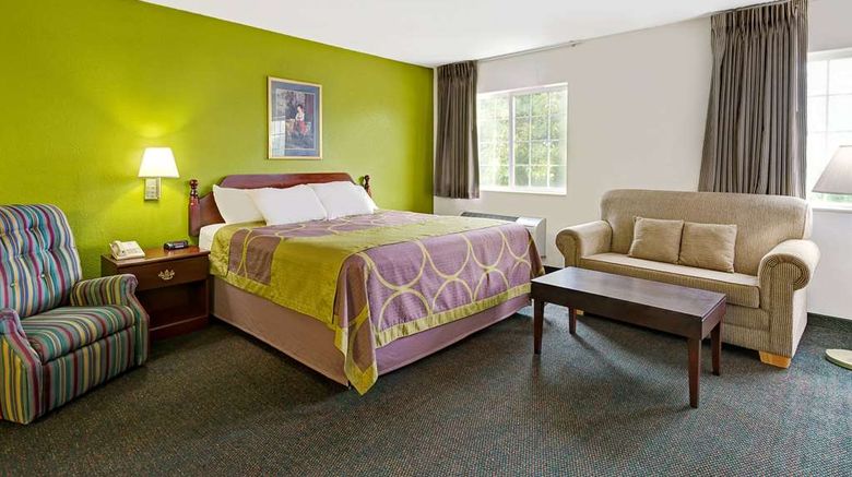 <b>Super 8 De Soto Suite</b>. Images powered by <a href="https://iceportal.shijigroup.com/" title="IcePortal" target="_blank">IcePortal</a>.