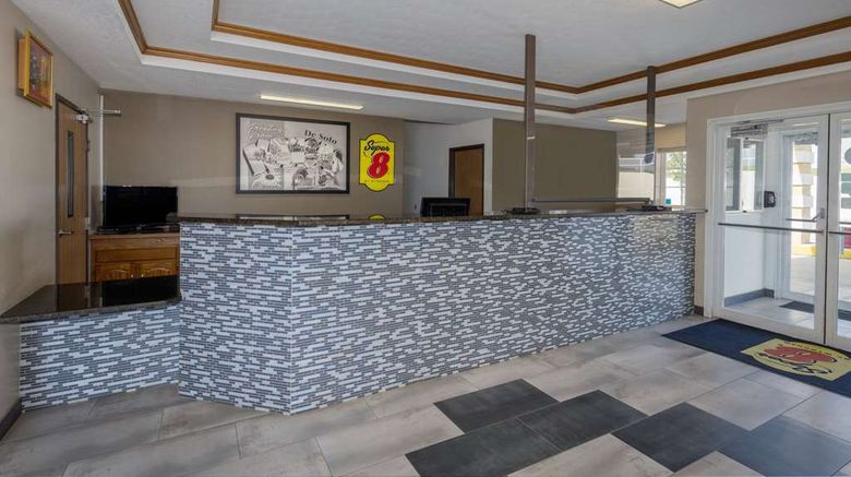 <b>Super 8 De Soto Lobby</b>. Images powered by <a href="https://iceportal.shijigroup.com/" title="IcePortal" target="_blank">IcePortal</a>.