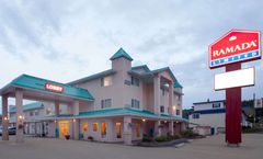 Ramada by Wyndham 100 Mile House