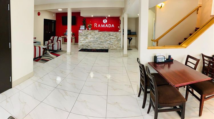 Ramada by Wyndham 100 Mile House Lobby