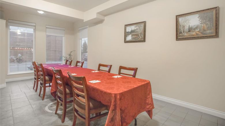 <b>Ramada by Wyndham 100 Mile House Meeting</b>. Images powered by <a href="https://iceportal.shijigroup.com/" title="IcePortal" target="_blank">IcePortal</a>.