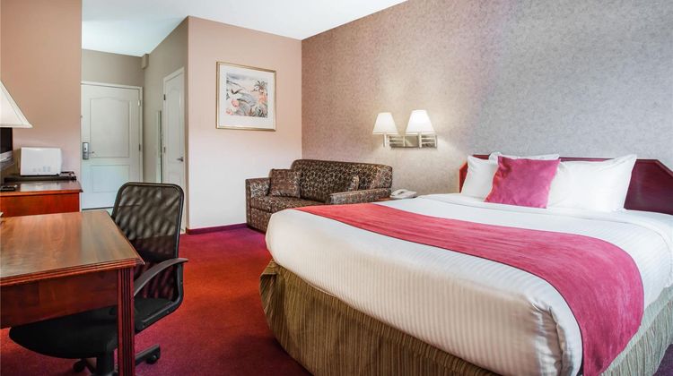 Ramada by Wyndham 100 Mile House Room