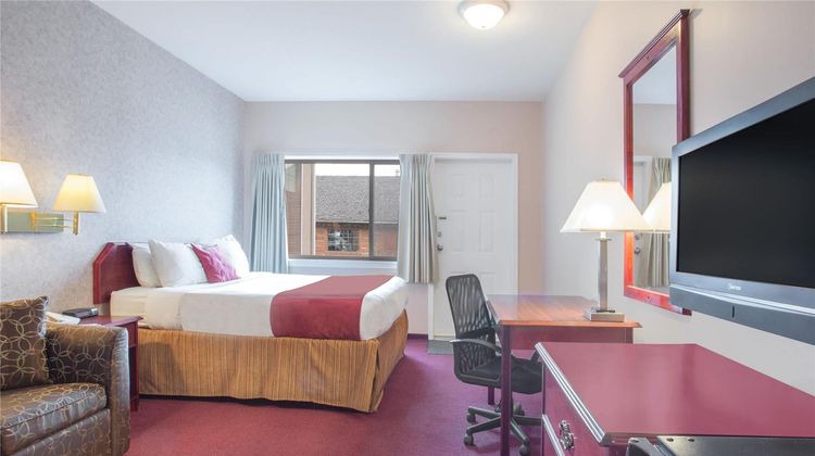 Ramada by Wyndham 100 Mile House Room