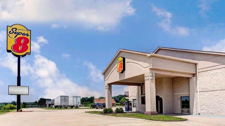Super 8 Clarksville East Exterior