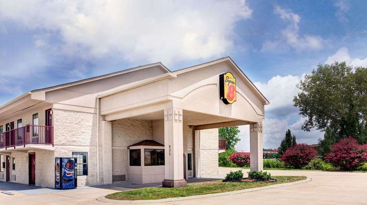 Super 8 Clarksville East Exterior
