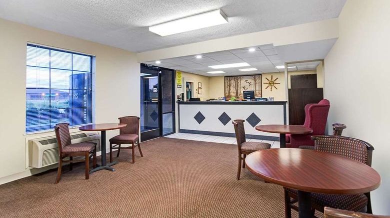 <b>Super 8 Clarksville East Lobby</b>. Images powered by <a href="https://iceportal.shijigroup.com/" title="IcePortal" target="_blank">IcePortal</a>.