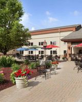 Ramada Saginaw Hotel & Suites