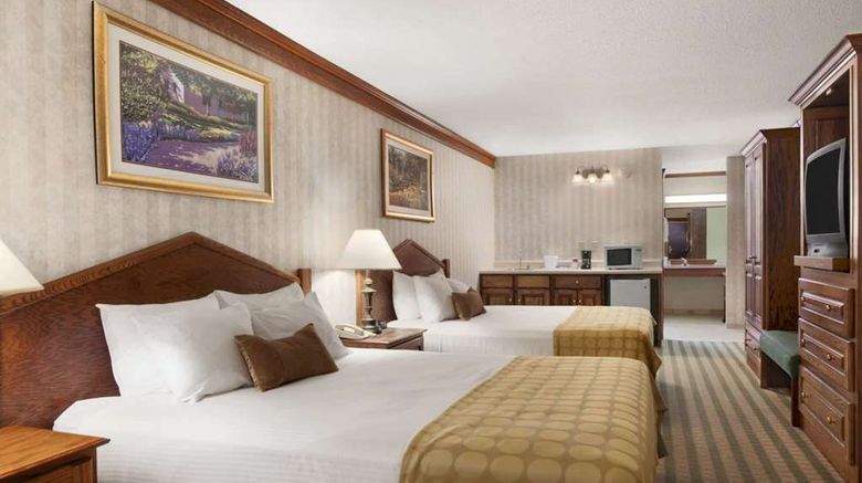 <b>Ramada Saginaw Hotel & Suites Room</b>. Images powered by <a href="https://iceportal.shijigroup.com/" title="IcePortal" target="_blank">IcePortal</a>.