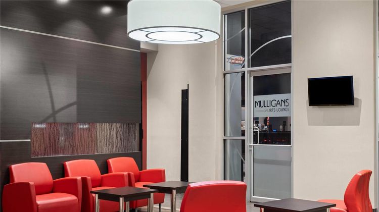 Ramada Saskatoon Lobby