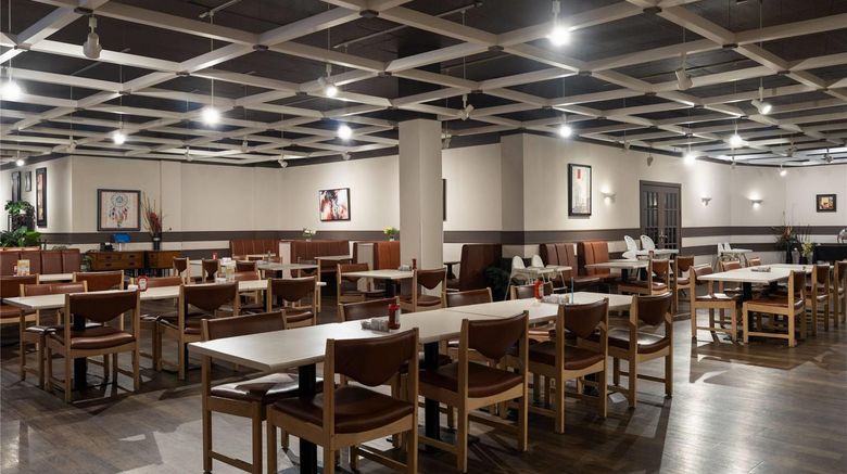 <b>Ramada Saskatoon Restaurant</b>. Images powered by <a href="https://iceportal.shijigroup.com/" title="IcePortal" target="_blank">IcePortal</a>.