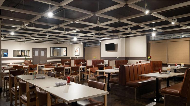 <b>Ramada Saskatoon Restaurant</b>. Images powered by <a href="https://iceportal.shijigroup.com/" title="IcePortal" target="_blank">IcePortal</a>.