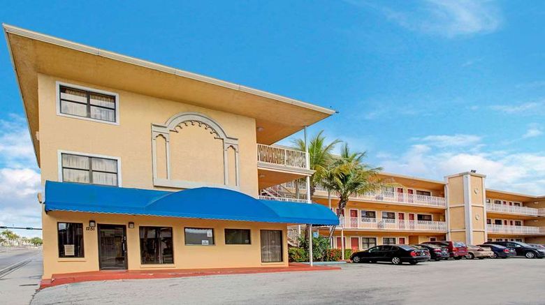 <b>Travelodge Fort Lauderdale Exterior</b>. Images powered by <a href="https://iceportal.shijigroup.com/" title="IcePortal" target="_blank">IcePortal</a>.