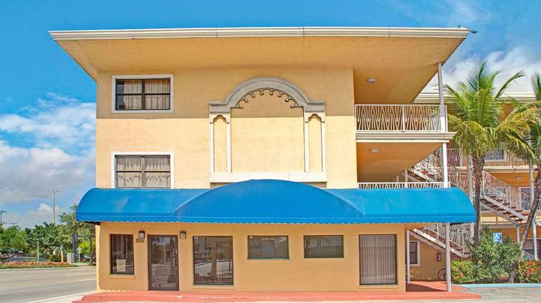 <b>Travelodge Fort Lauderdale Exterior</b>. Images powered by <a href="https://iceportal.shijigroup.com/" title="IcePortal" target="_blank">IcePortal</a>.