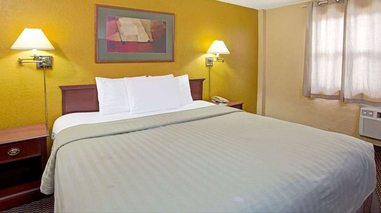 Travelodge Fort Lauderdale Room