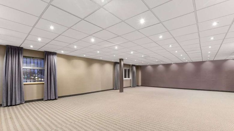 <b>Days Inn Ottawa Meeting</b>. Images powered by <a href="https://iceportal.shijigroup.com/" title="IcePortal" target="_blank">IcePortal</a>.