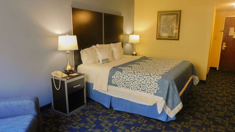 Days Inn & Suites Pocahontas Room