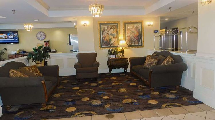 Days Inn & Suites Pocahontas Lobby