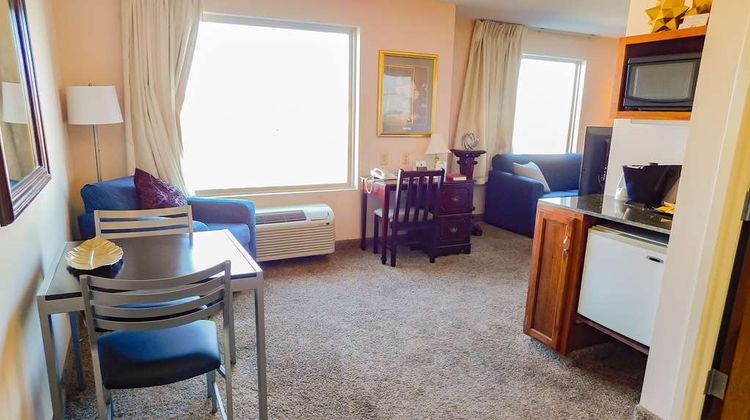 Days Inn & Suites Pocahontas Suite